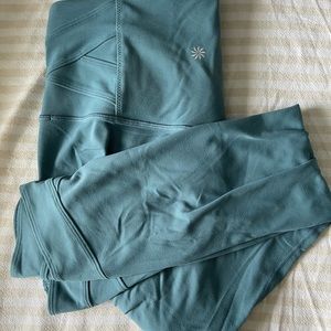 Athleta elation size M Tall worn condition has pilling